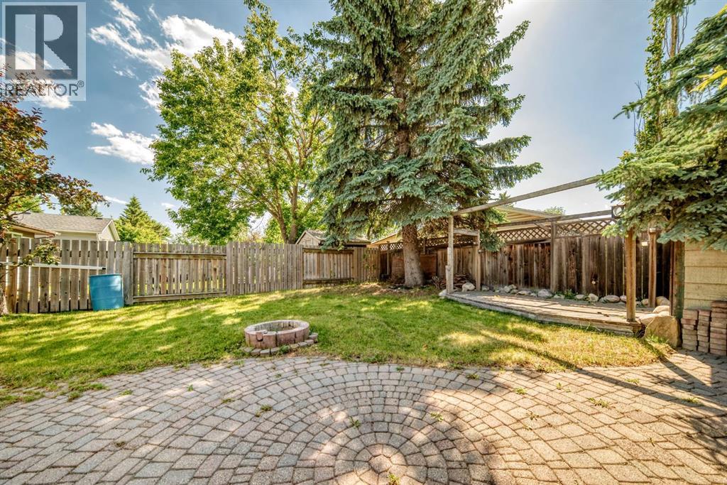 55 Doverglen Crescent SE — photo 36