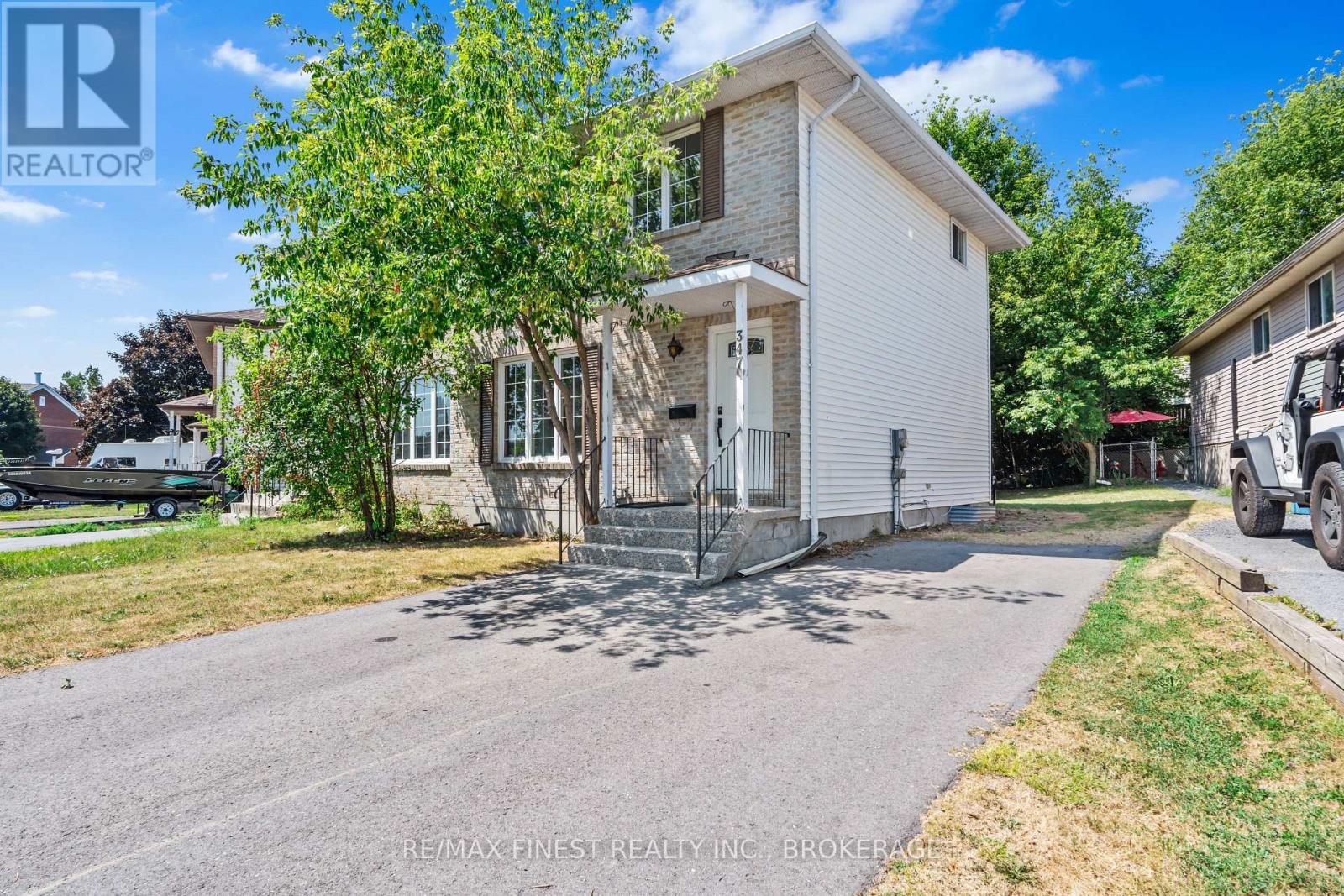 347 KINGSDALE AVENUE - 1