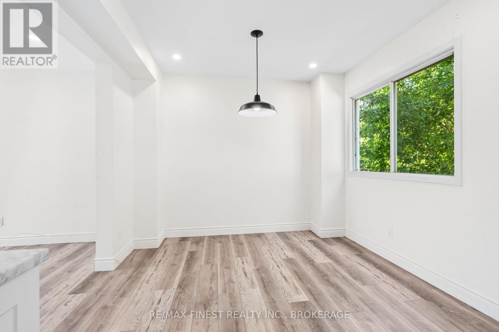 347 KINGSDALE AVENUE - 10