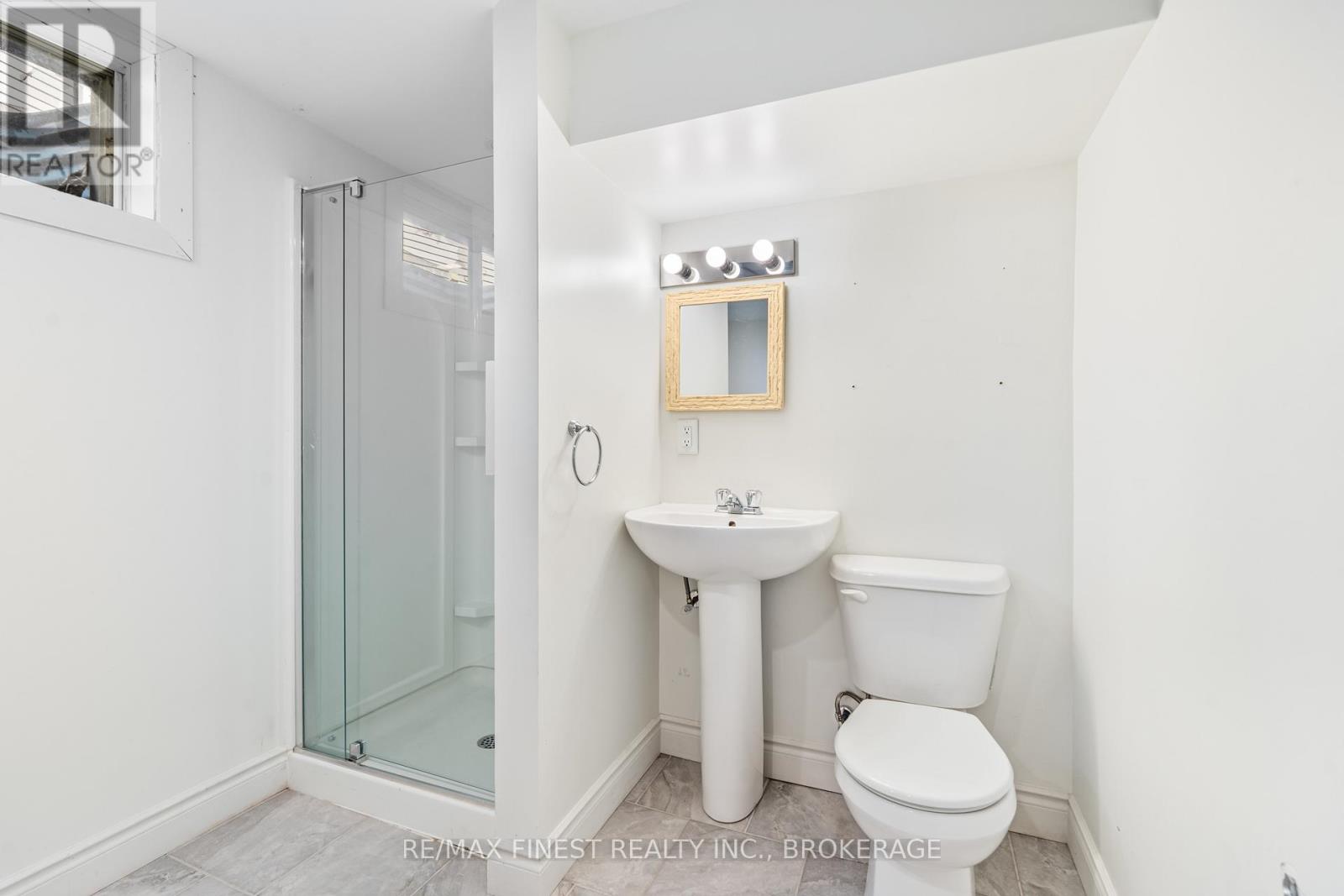 347 KINGSDALE AVENUE - 25