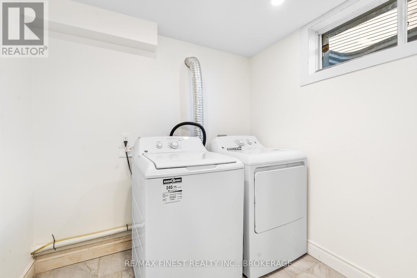 347 KINGSDALE AVENUE - 26