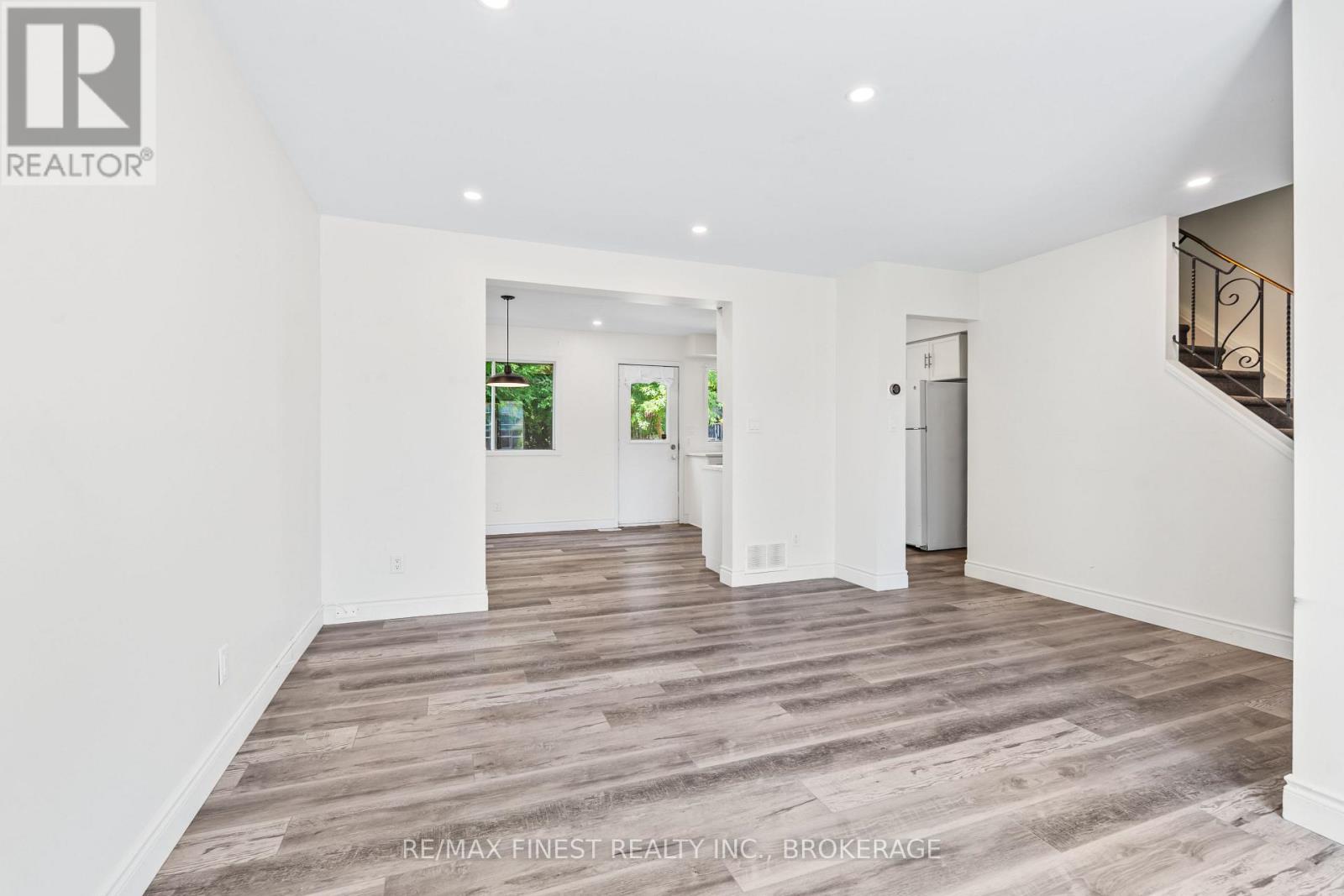 347 KINGSDALE AVENUE - 9