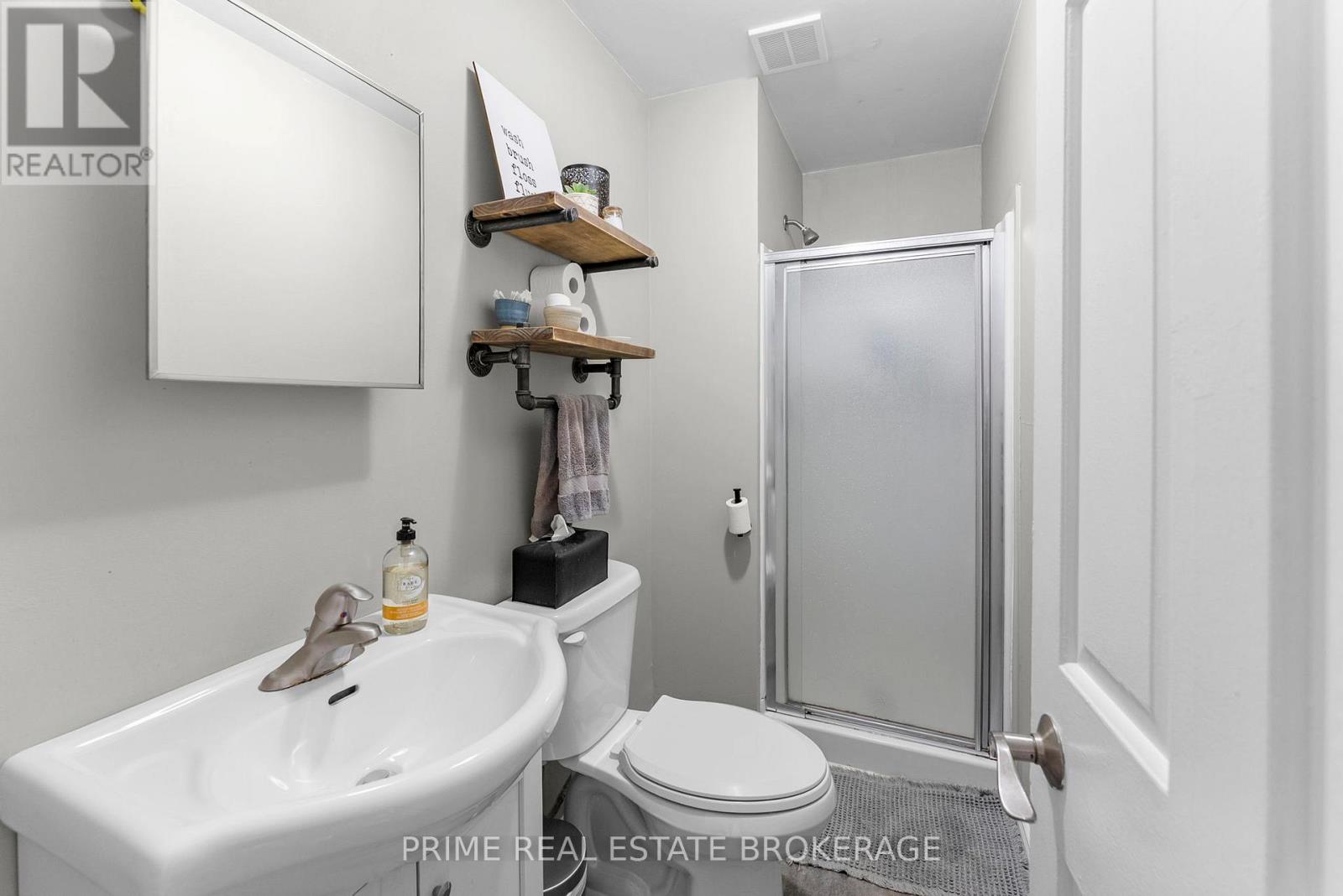 1032 TRAFALGAR STREET - 13