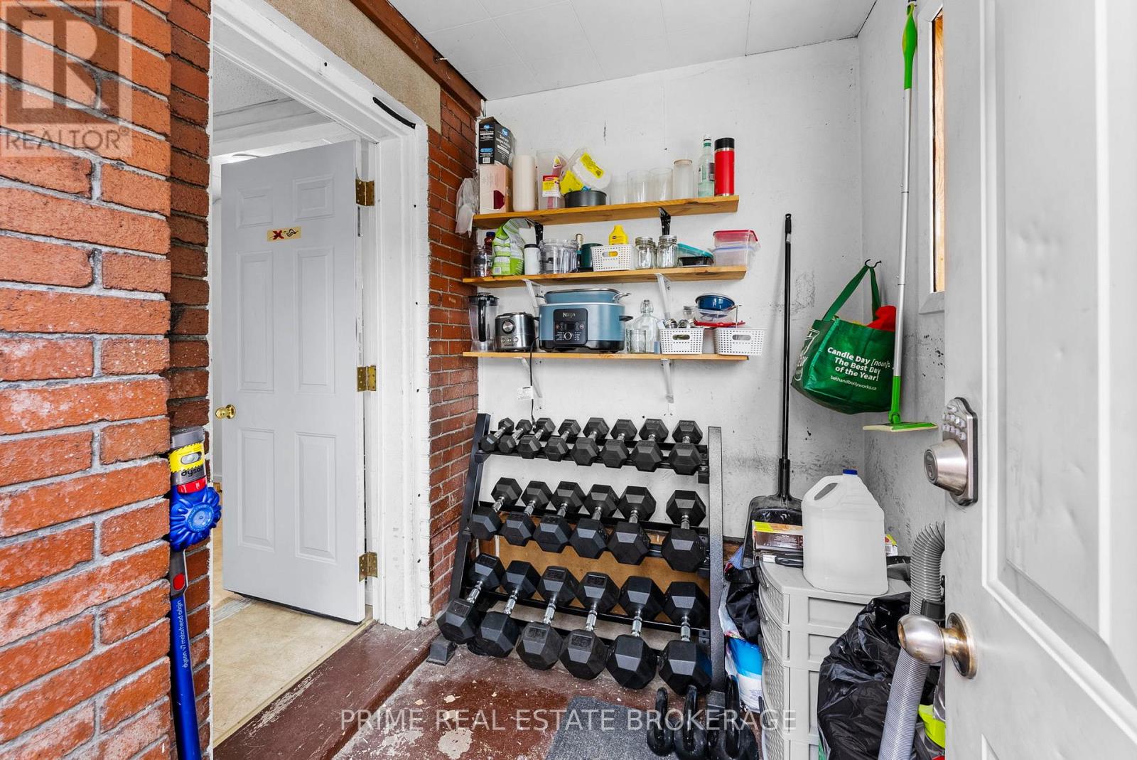 1032 TRAFALGAR STREET - 17