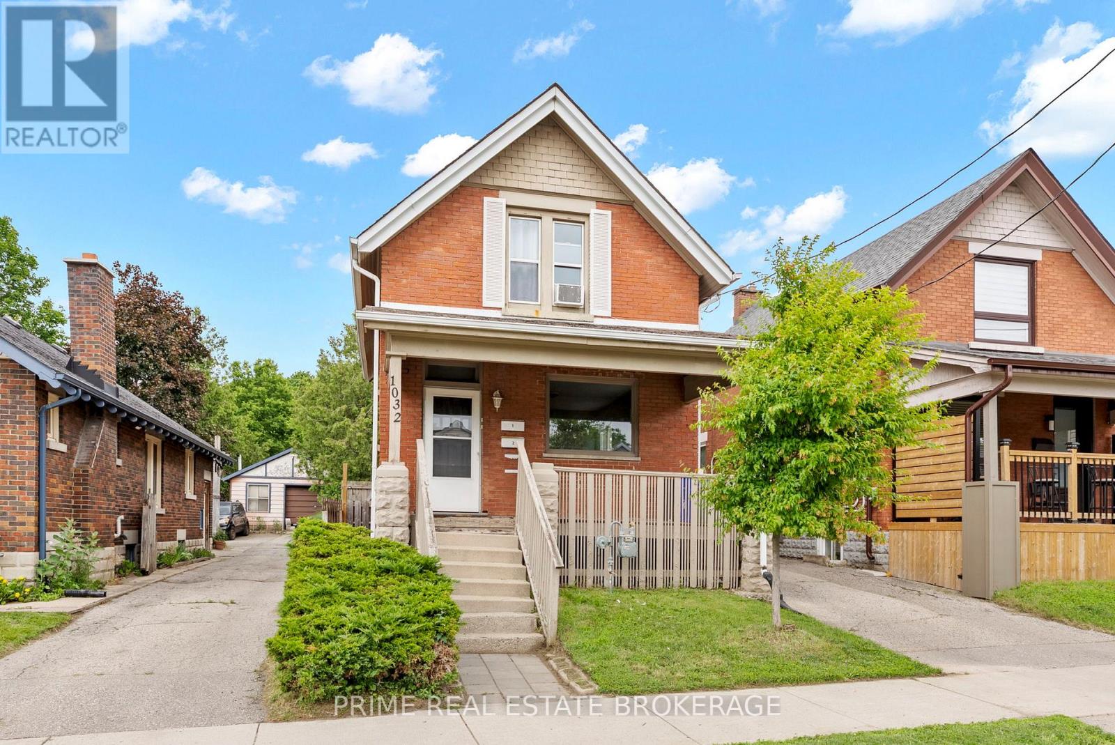 1032 TRAFALGAR STREET - 2