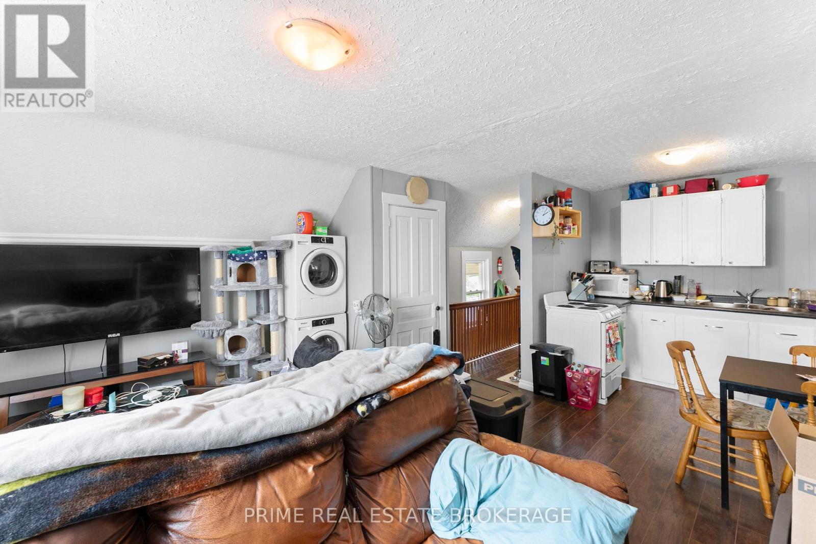 1032 TRAFALGAR STREET - 21