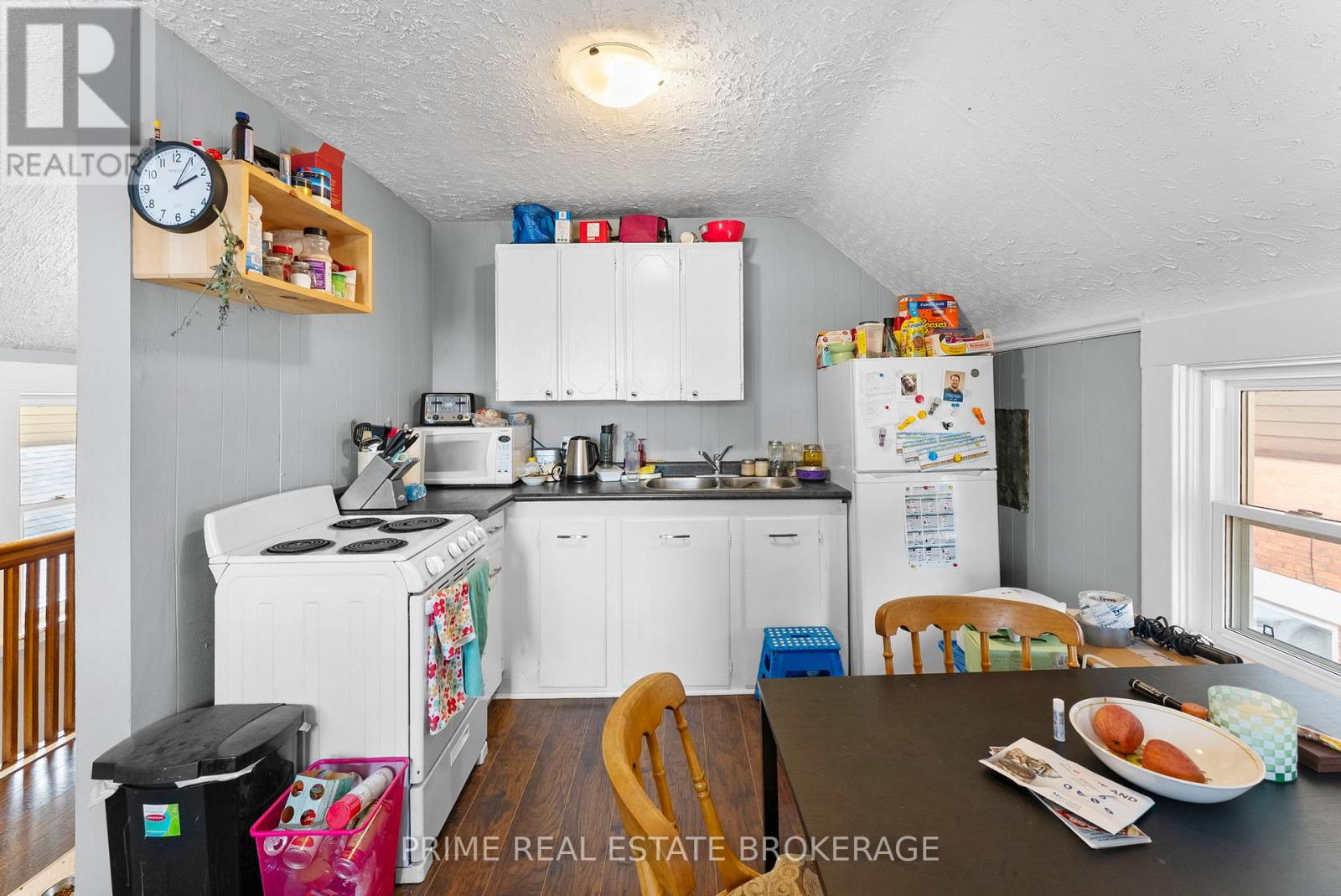 1032 TRAFALGAR STREET - 26