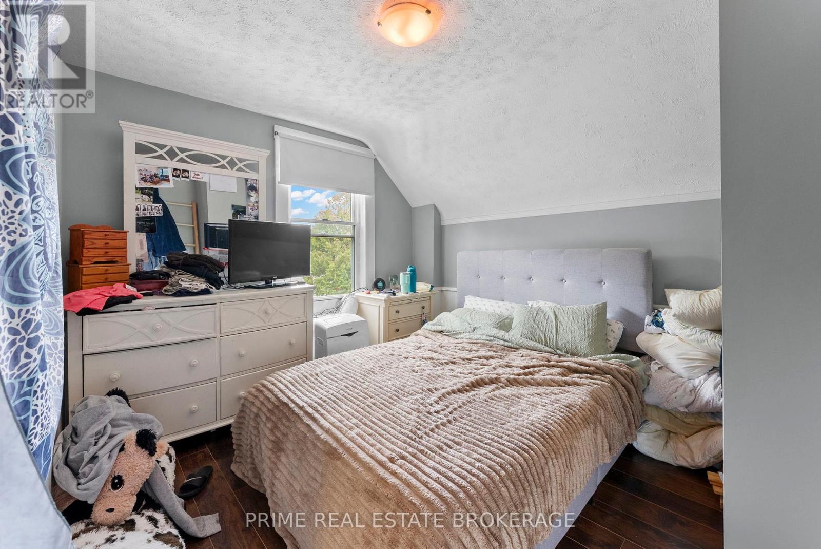 1032 TRAFALGAR STREET - 30