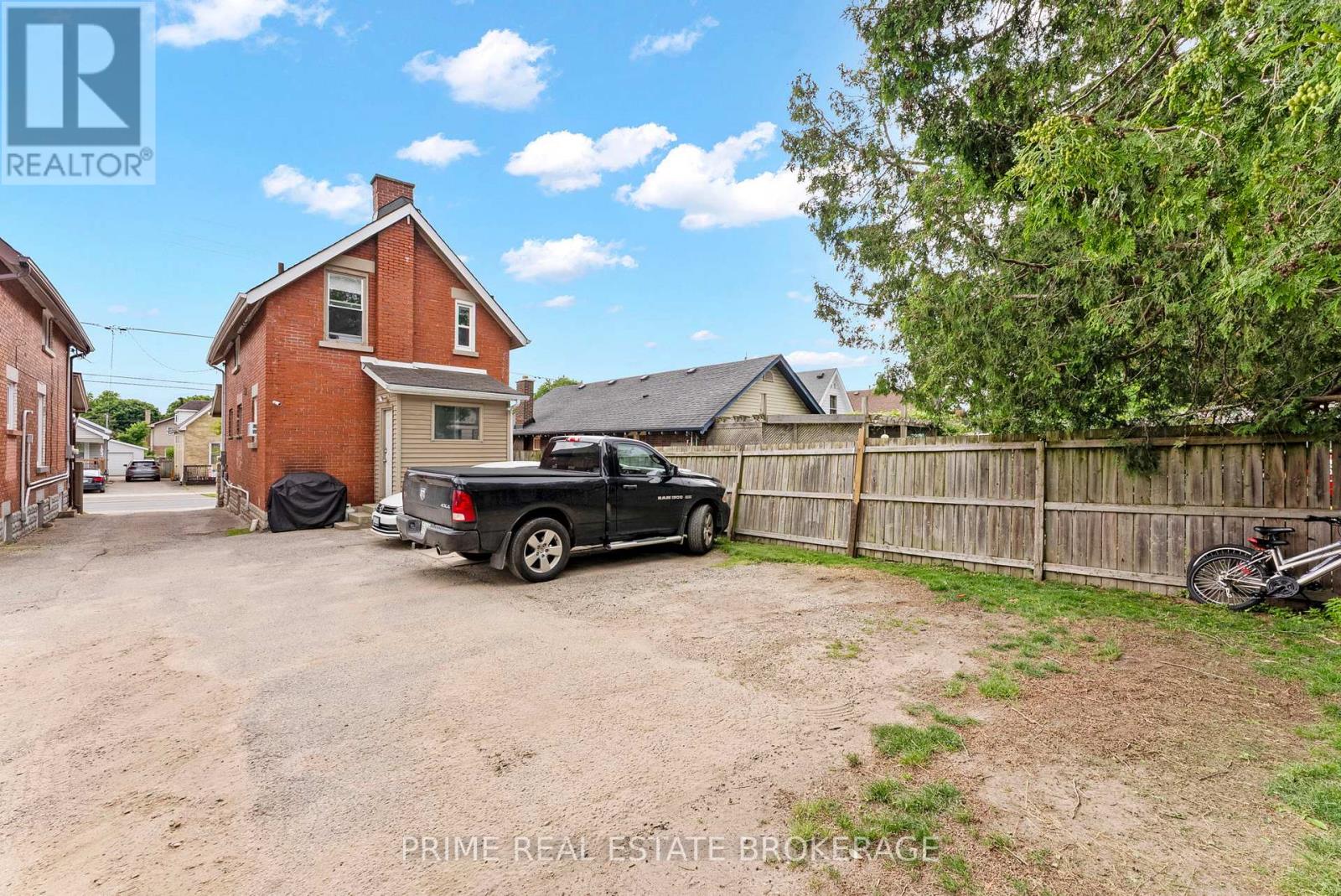 1032 TRAFALGAR STREET - 37