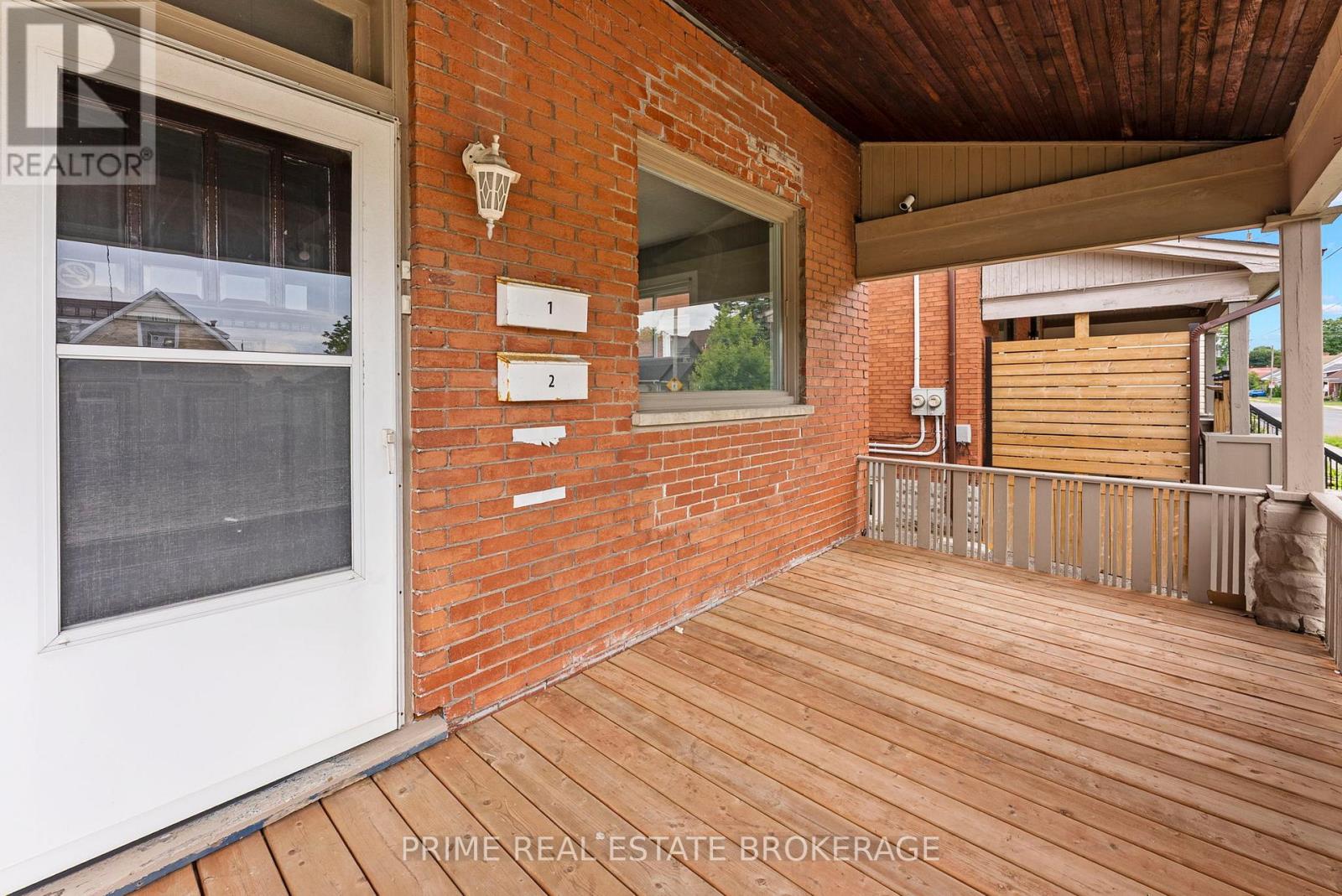 1032 TRAFALGAR STREET - 4