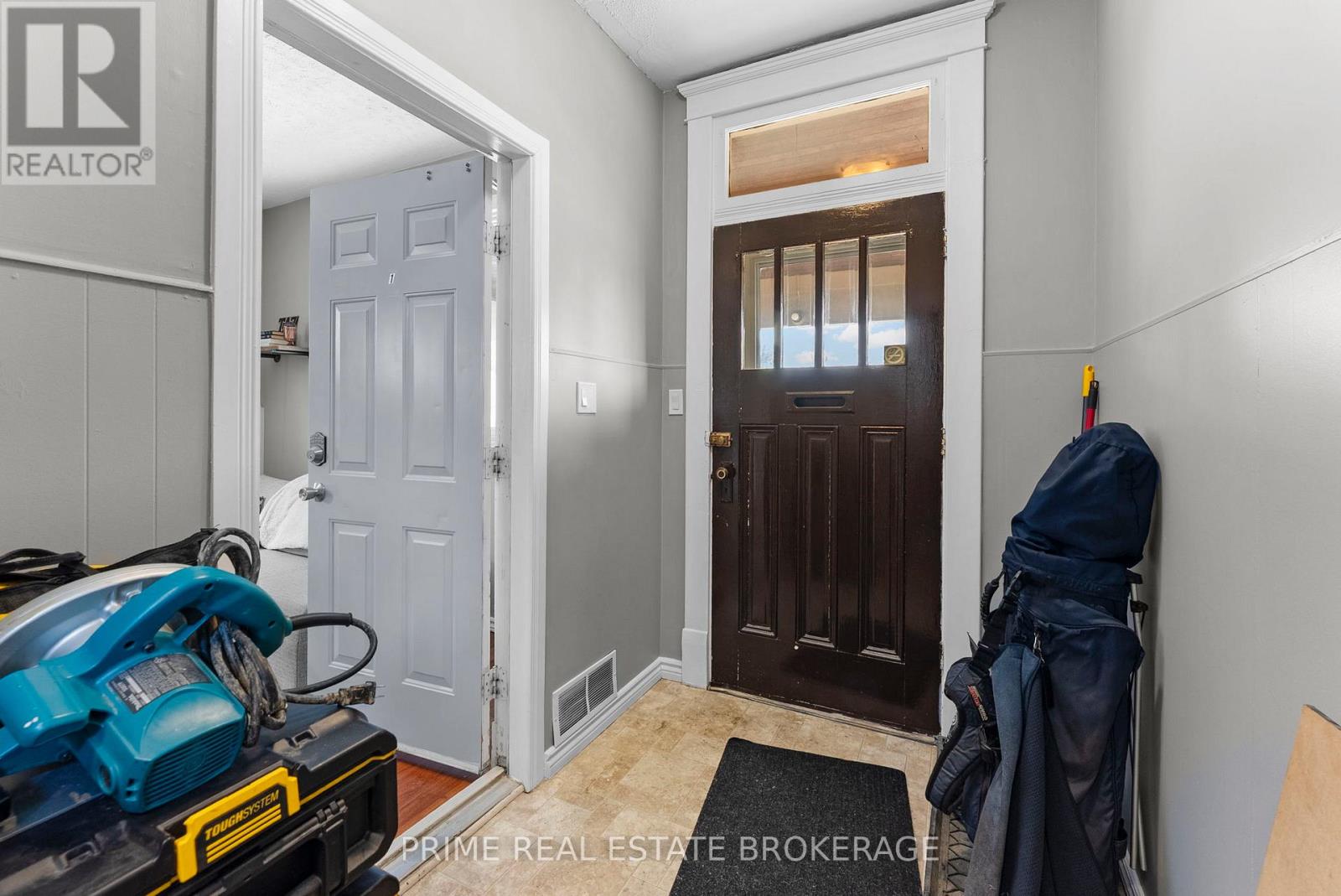 1032 TRAFALGAR STREET - 5