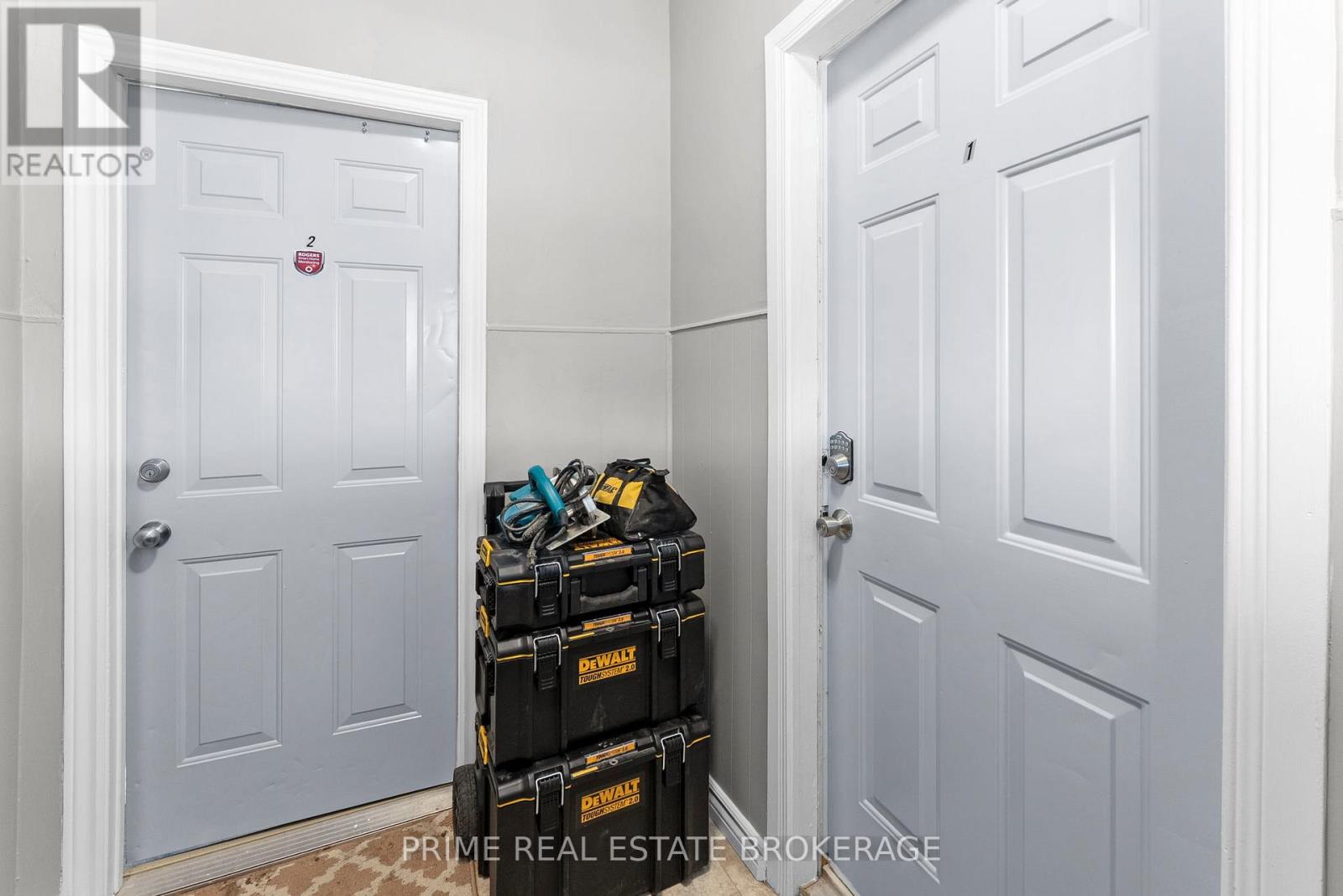 1032 TRAFALGAR STREET - 6