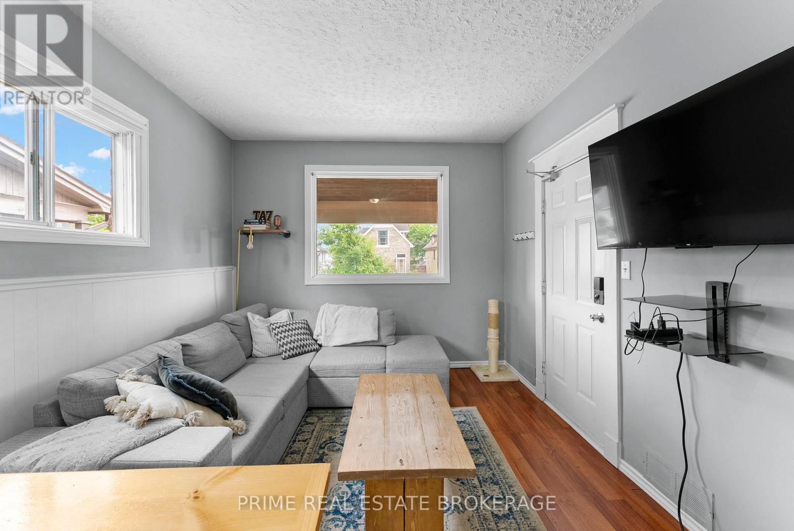 1032 TRAFALGAR STREET - 7