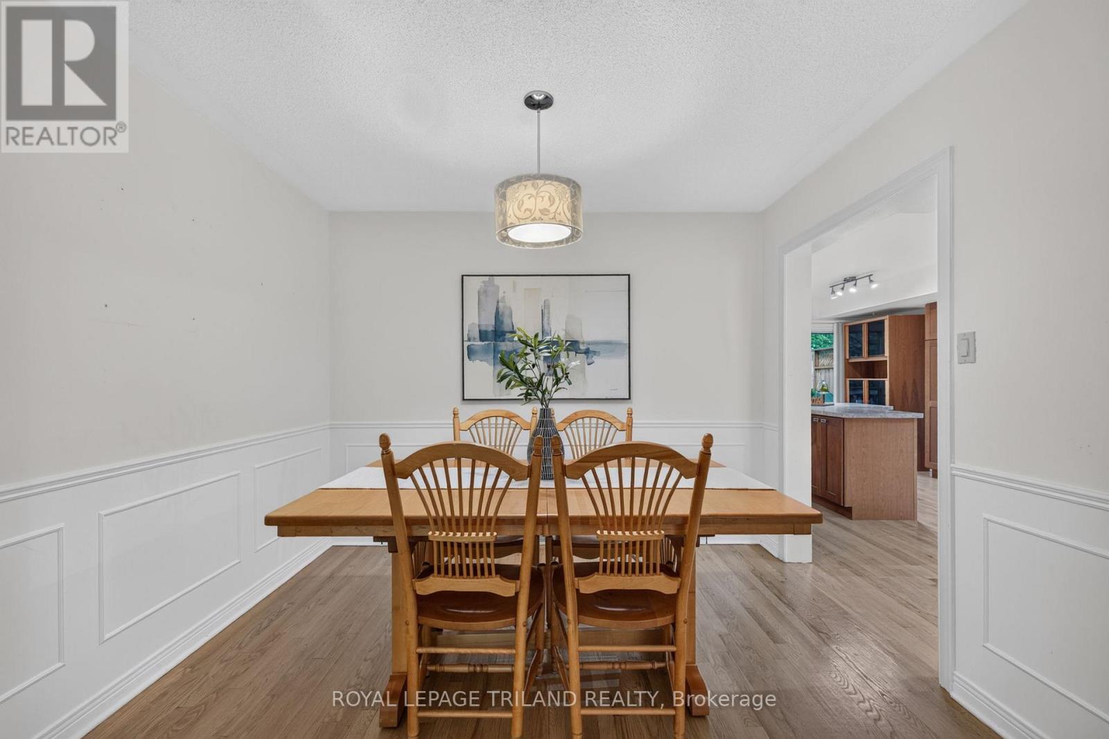 #34 810 MAITLAND STREET - 10
