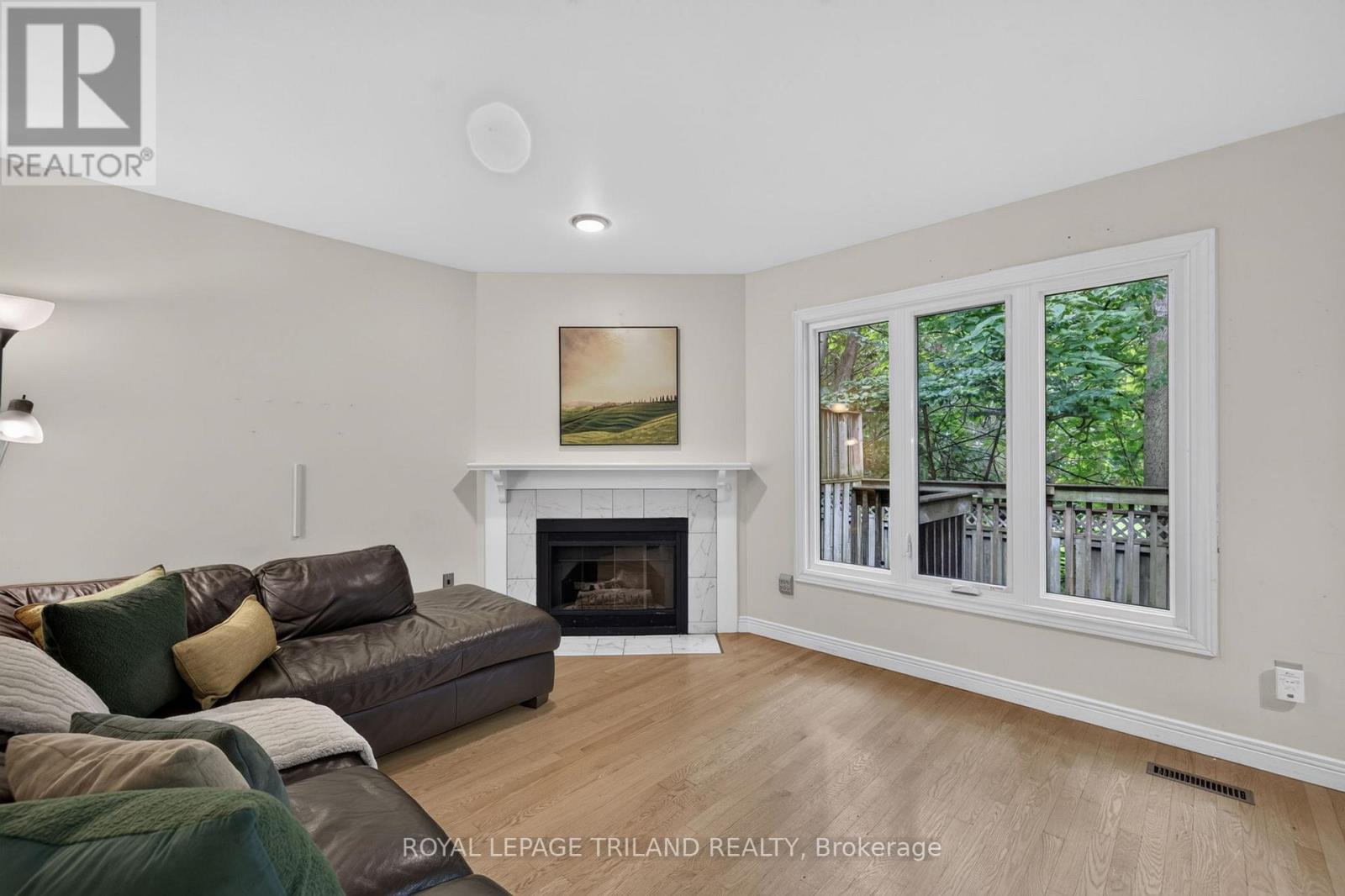 #34 810 MAITLAND STREET - 16