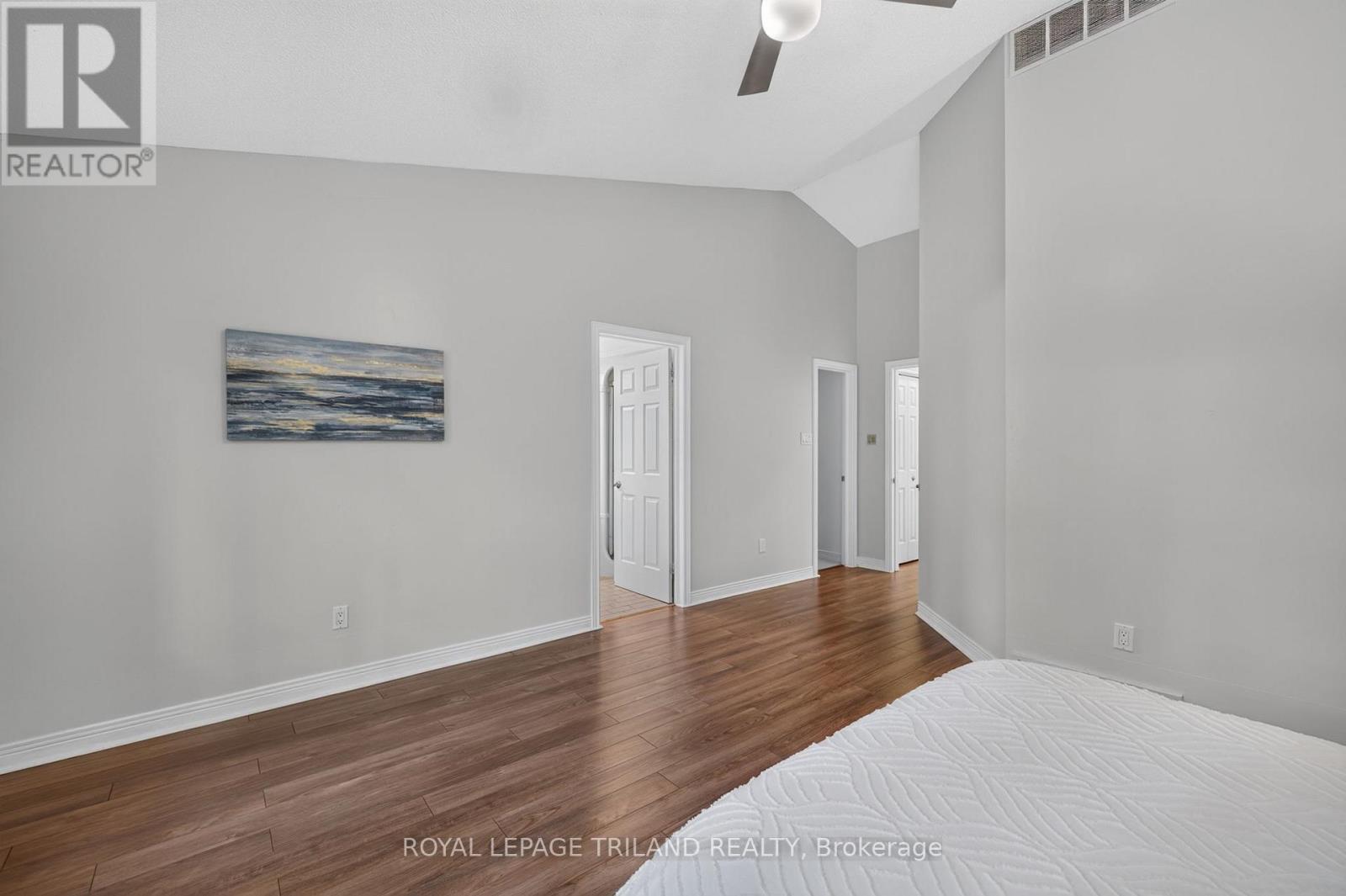 #34 810 MAITLAND STREET - 21