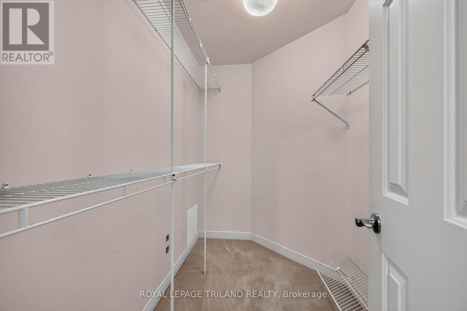 #34 810 MAITLAND STREET - 29