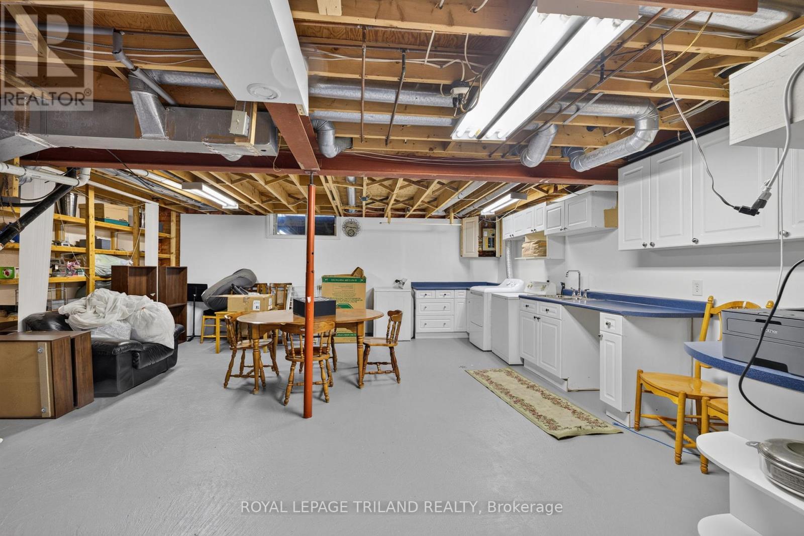 #34 810 MAITLAND STREET - 32