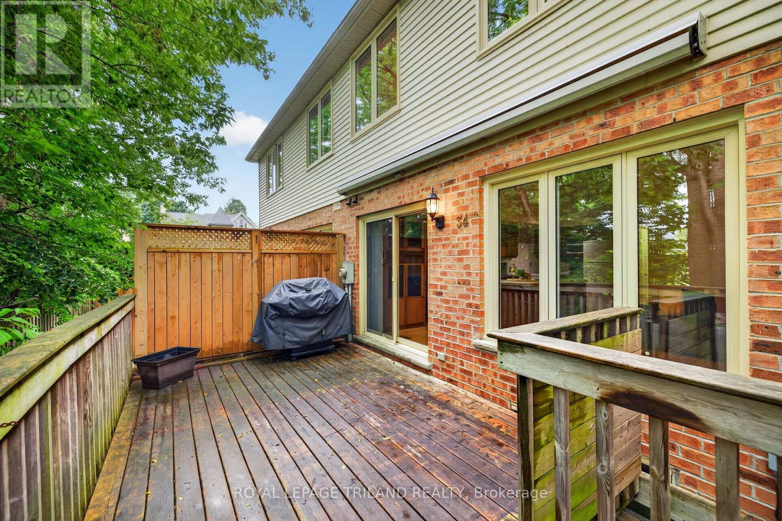 #34 810 MAITLAND STREET - 34