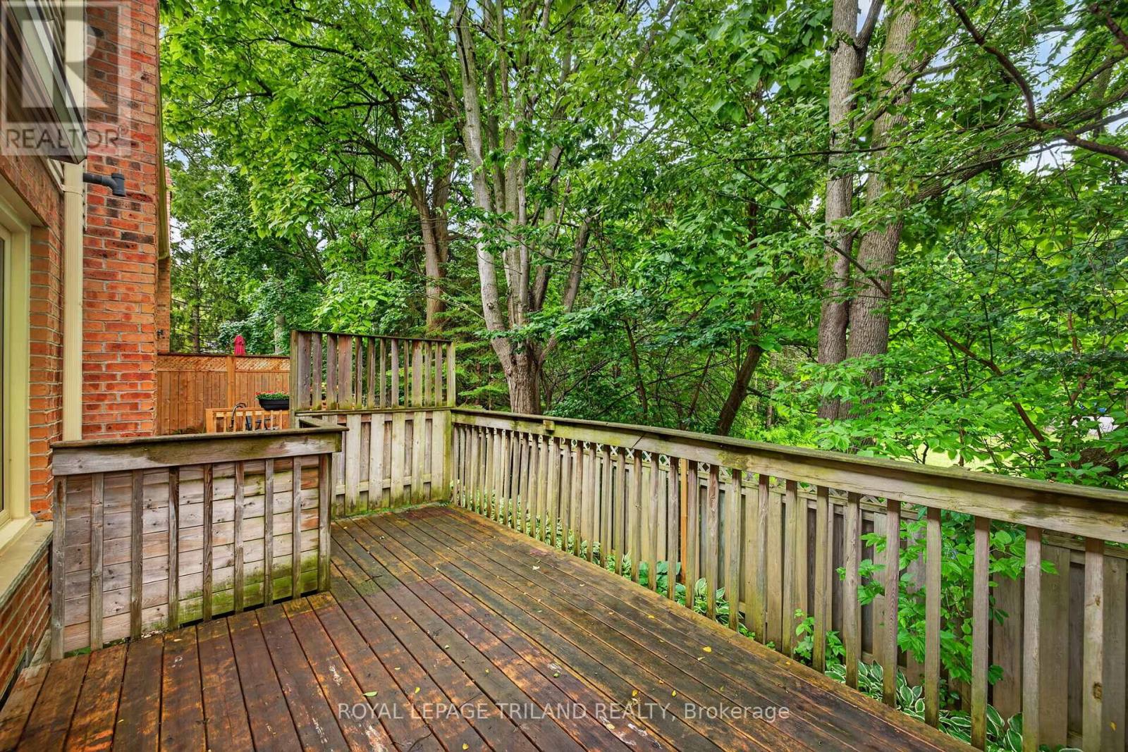 #34 810 MAITLAND STREET - 35