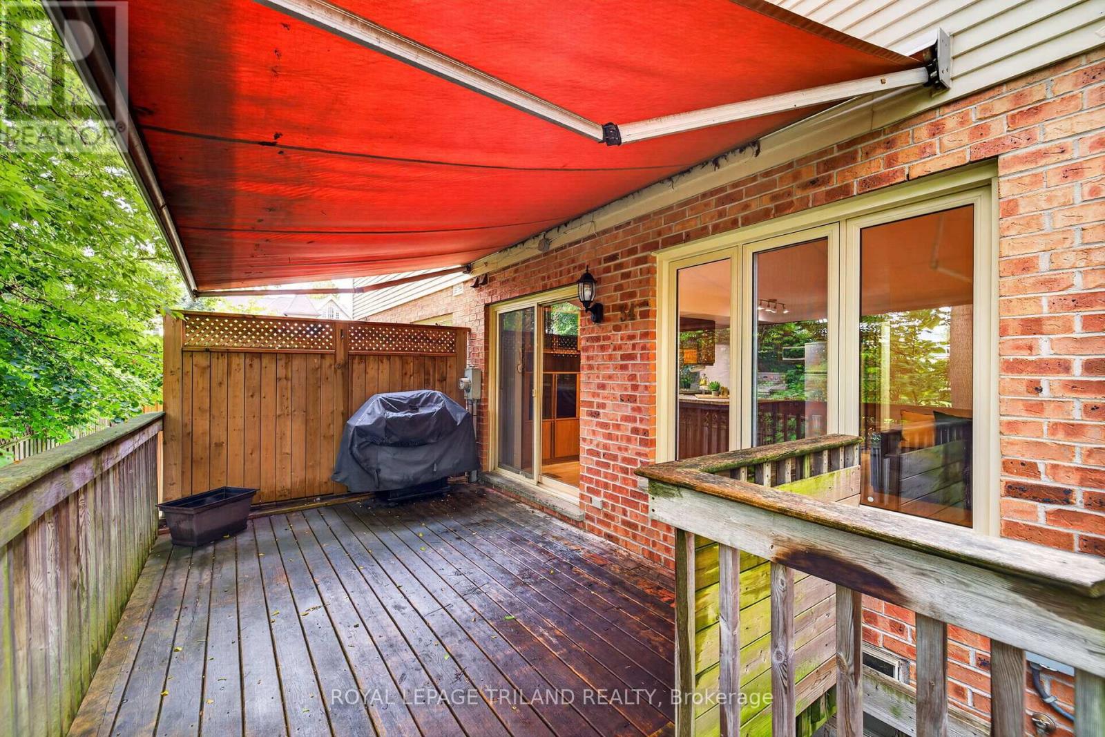 #34 810 MAITLAND STREET - 37