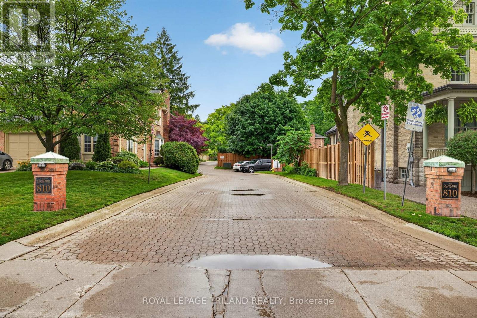 #34 810 MAITLAND STREET - 38