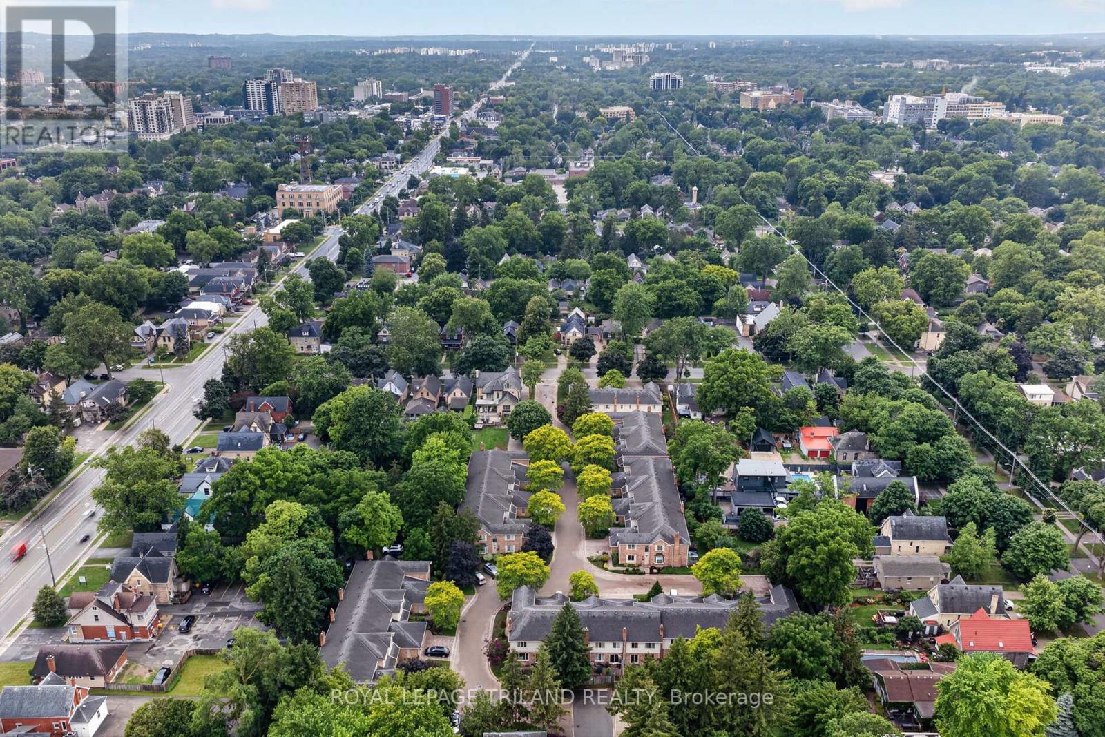 #34 810 MAITLAND STREET - 46