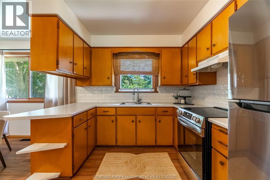 140 Gregory DRIVE East - 14