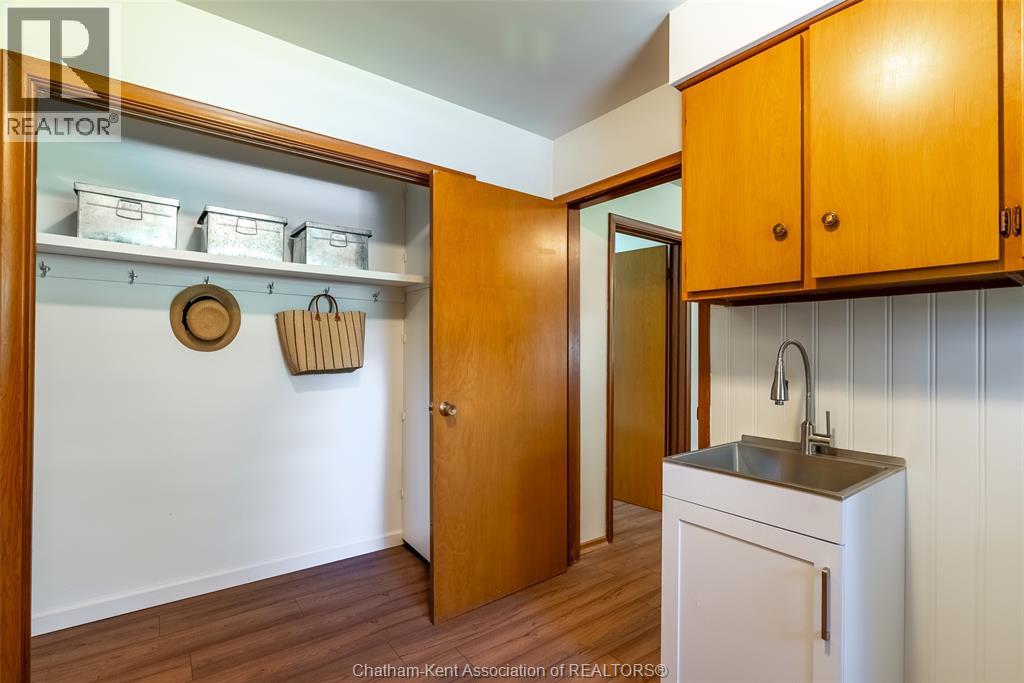 140 Gregory DRIVE East - 16