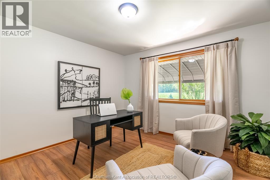 140 Gregory DRIVE East - 17