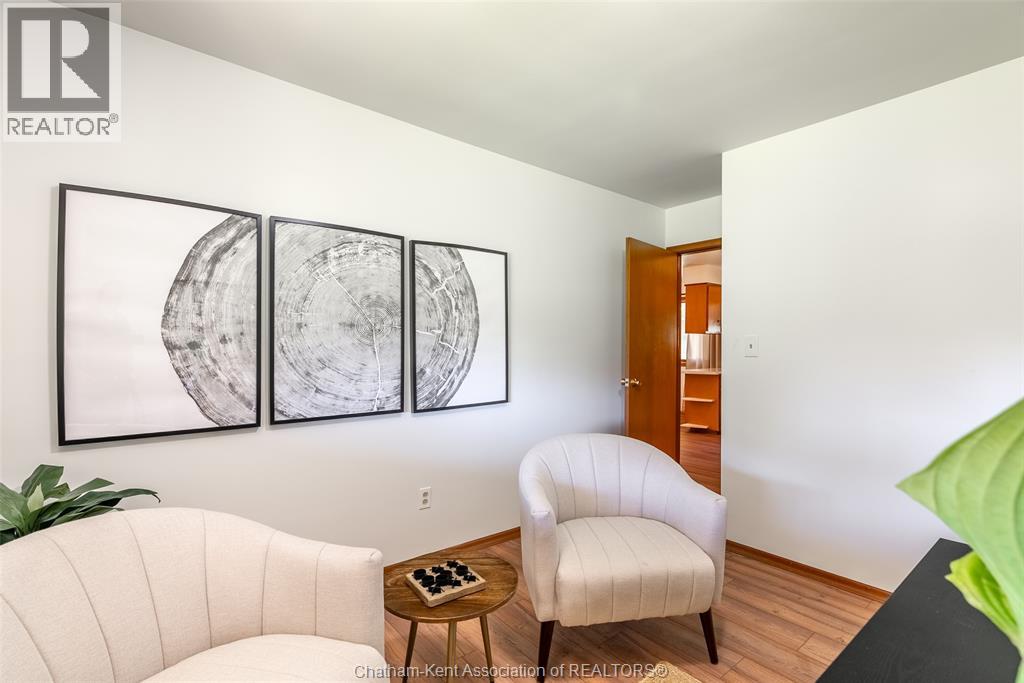 140 Gregory DRIVE East - 18
