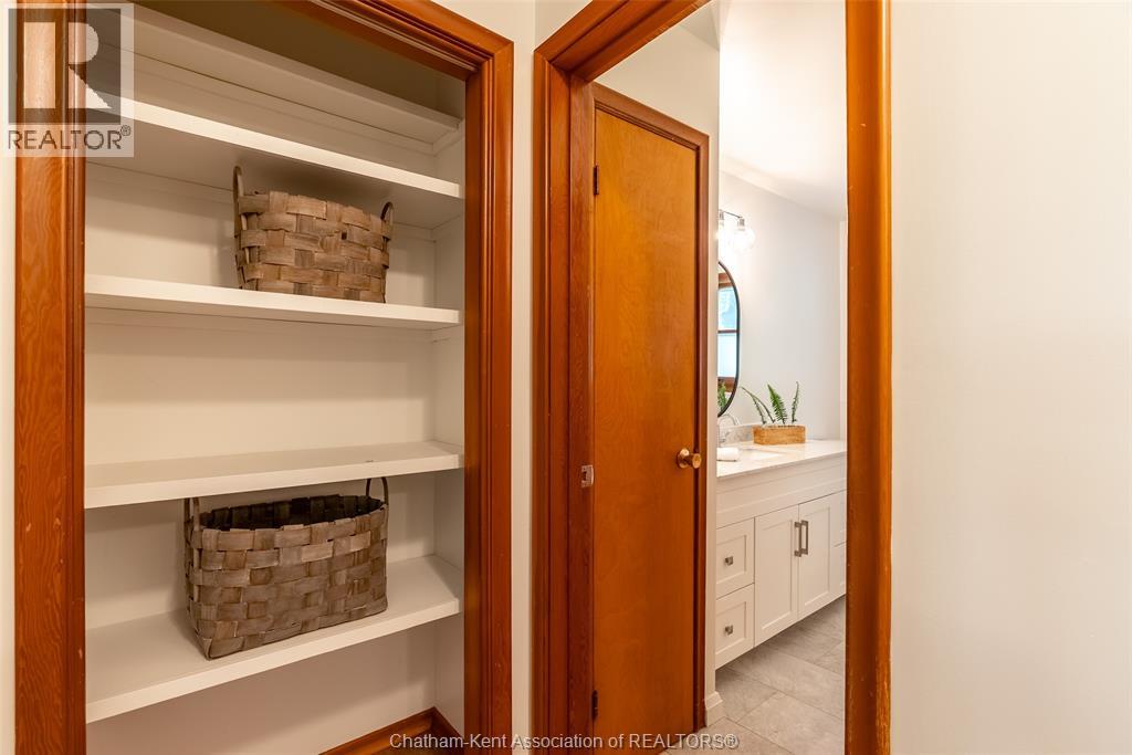140 Gregory DRIVE East - 19