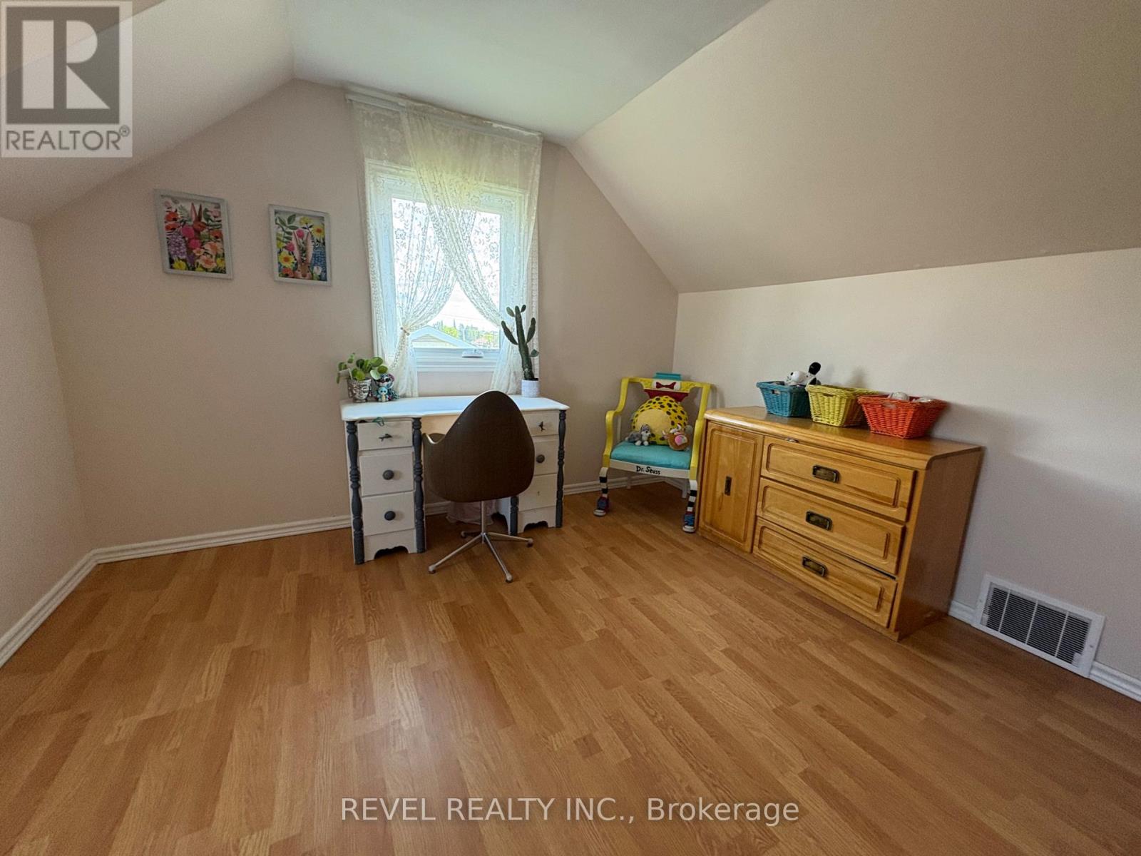 333 TENTH AVENUE - 22