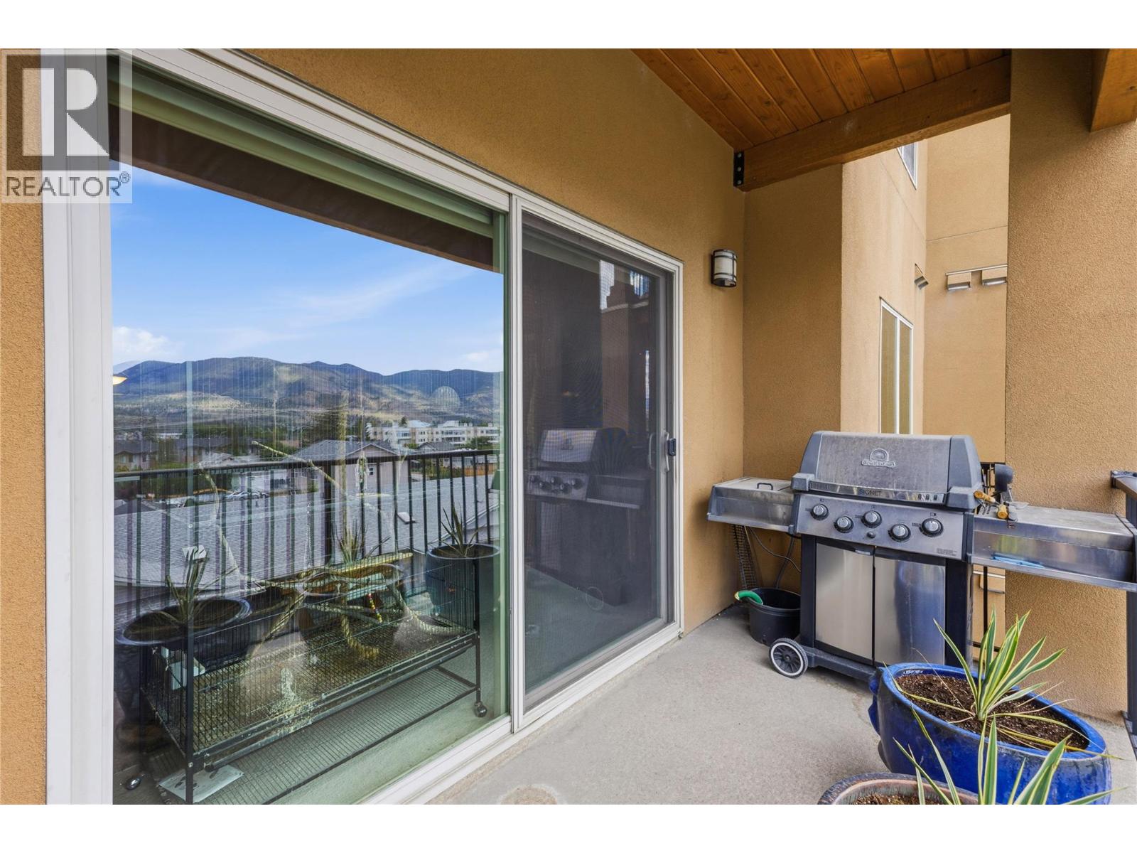 #302 873 Forestbrook Drive - 16