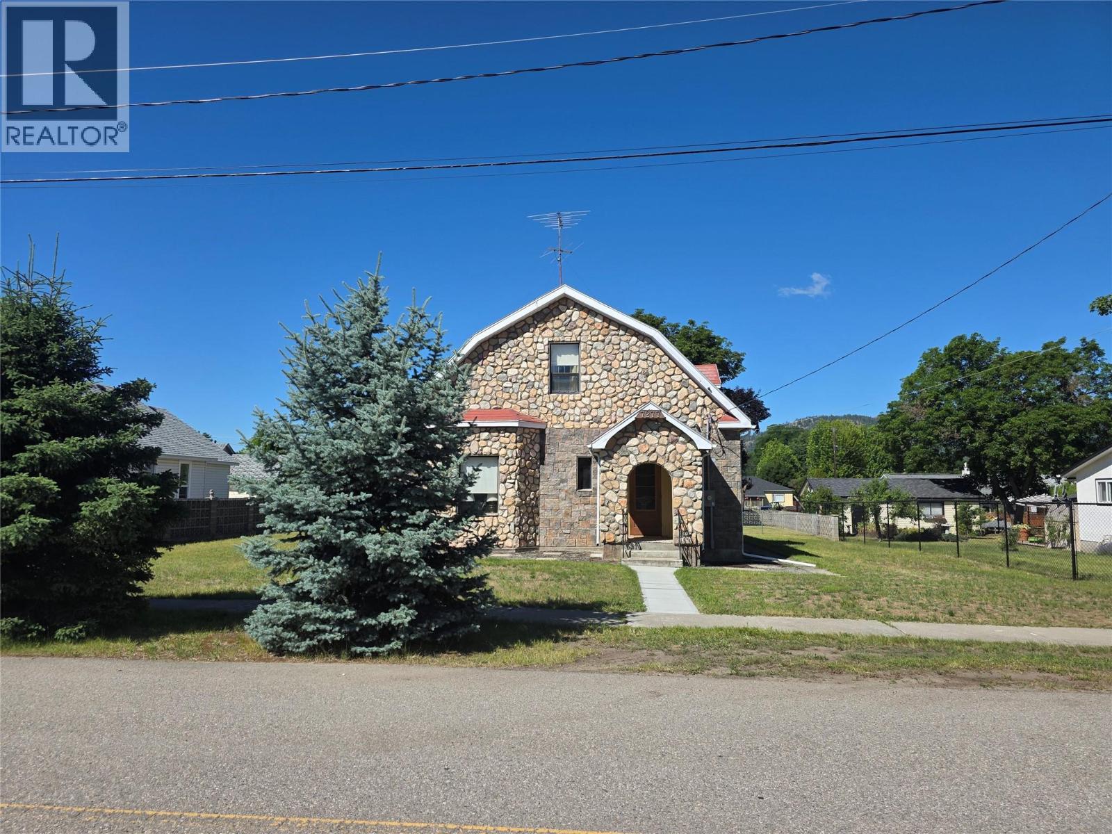 7277 8th Street - 4