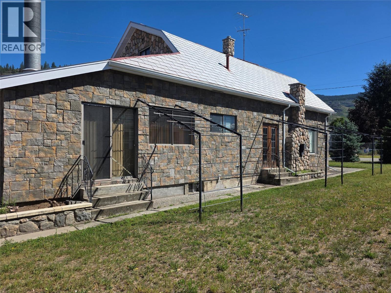 7277 8th Street - 7