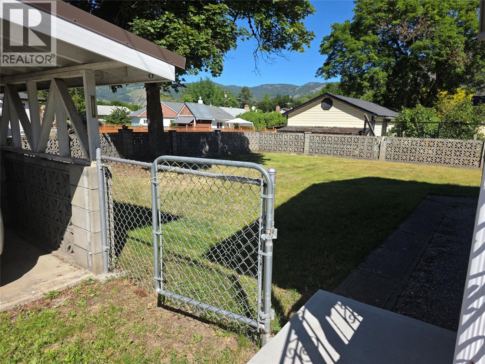 7277 8th Street - 8