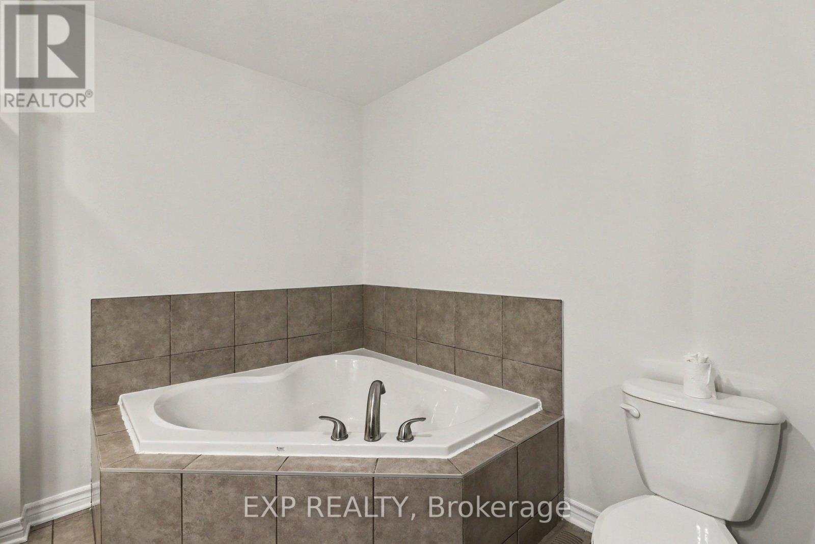 70 ASSELIN STREET - 26