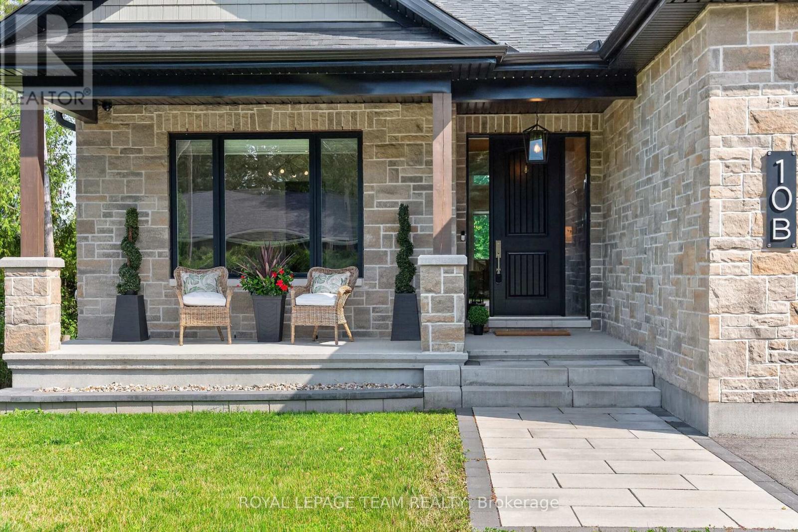 Magazine worthy entry to this stunning home