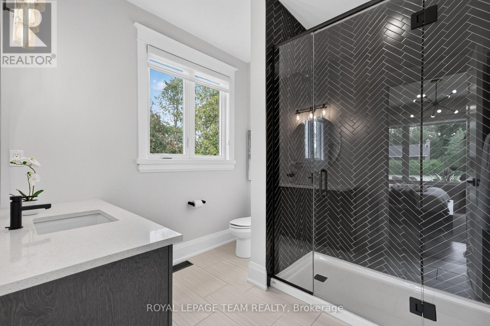 2 Bed, 3 Bath House for Sale in Ottawa – 10 B BRIGADE AVENUE, Ottawa – MLS# X13494700 - Image 35