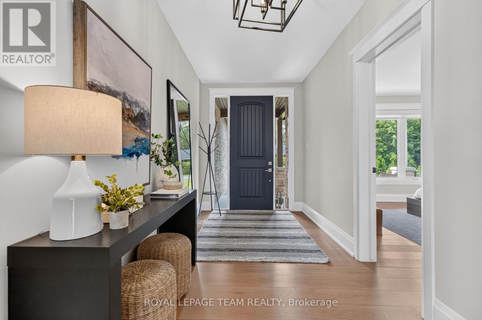 Warm and welcoming entry