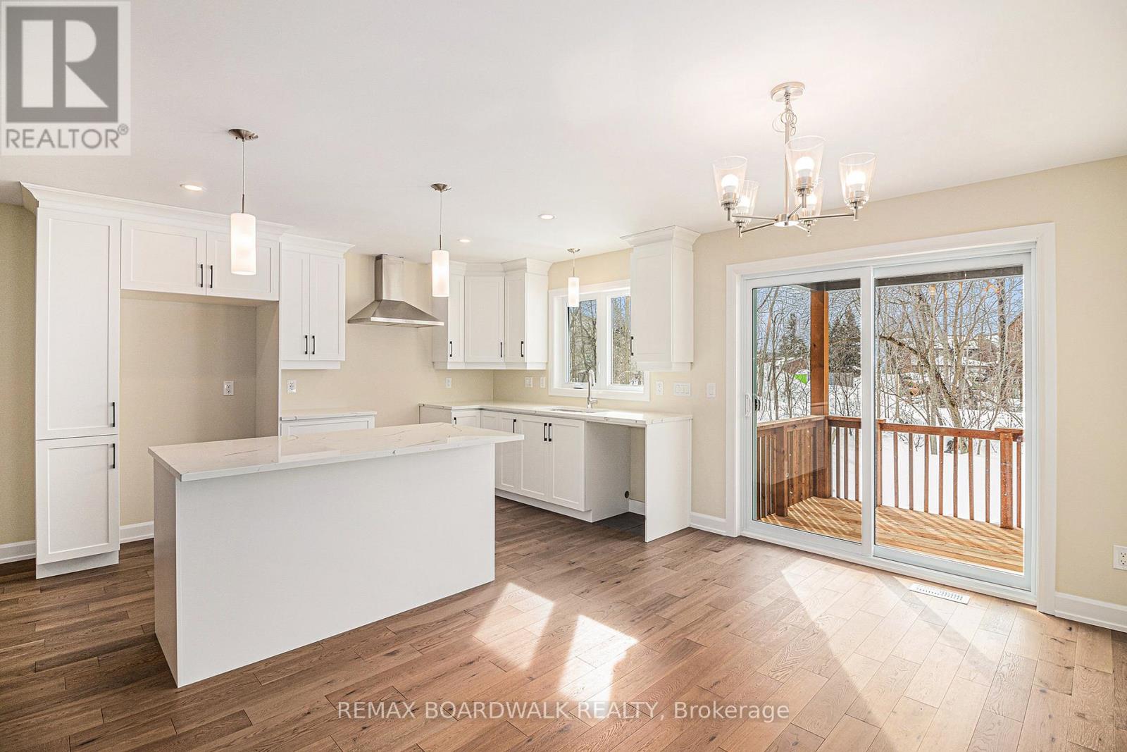 343 VOYAGEUR PLACE - 9