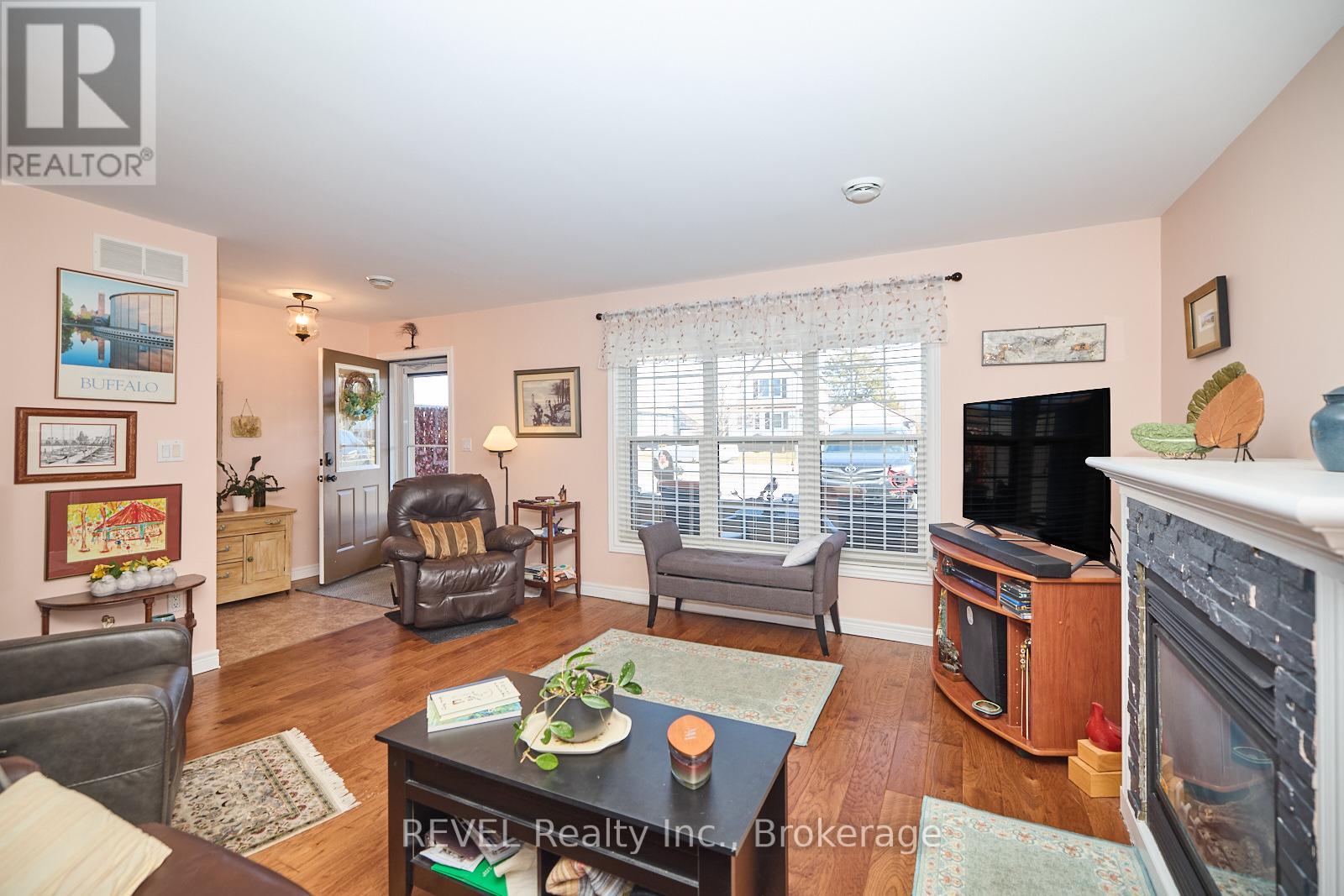 19 KNOLL STREET - 14