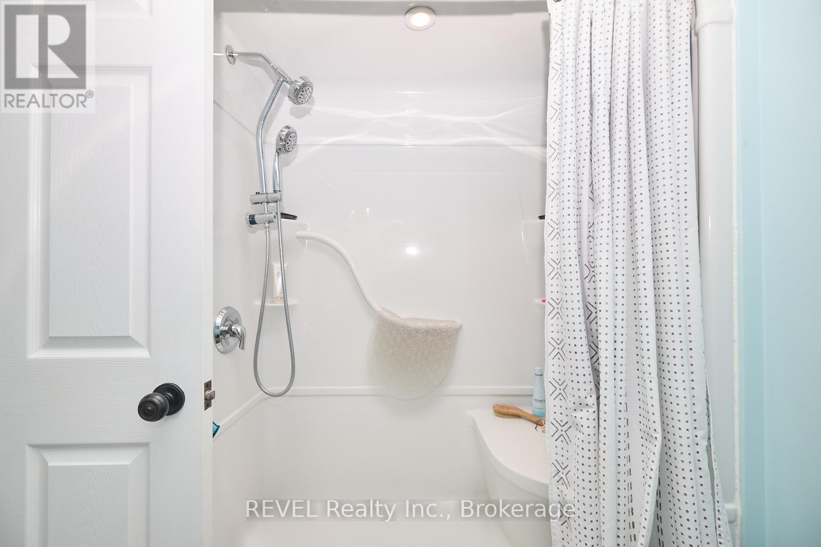 19 KNOLL STREET - 20