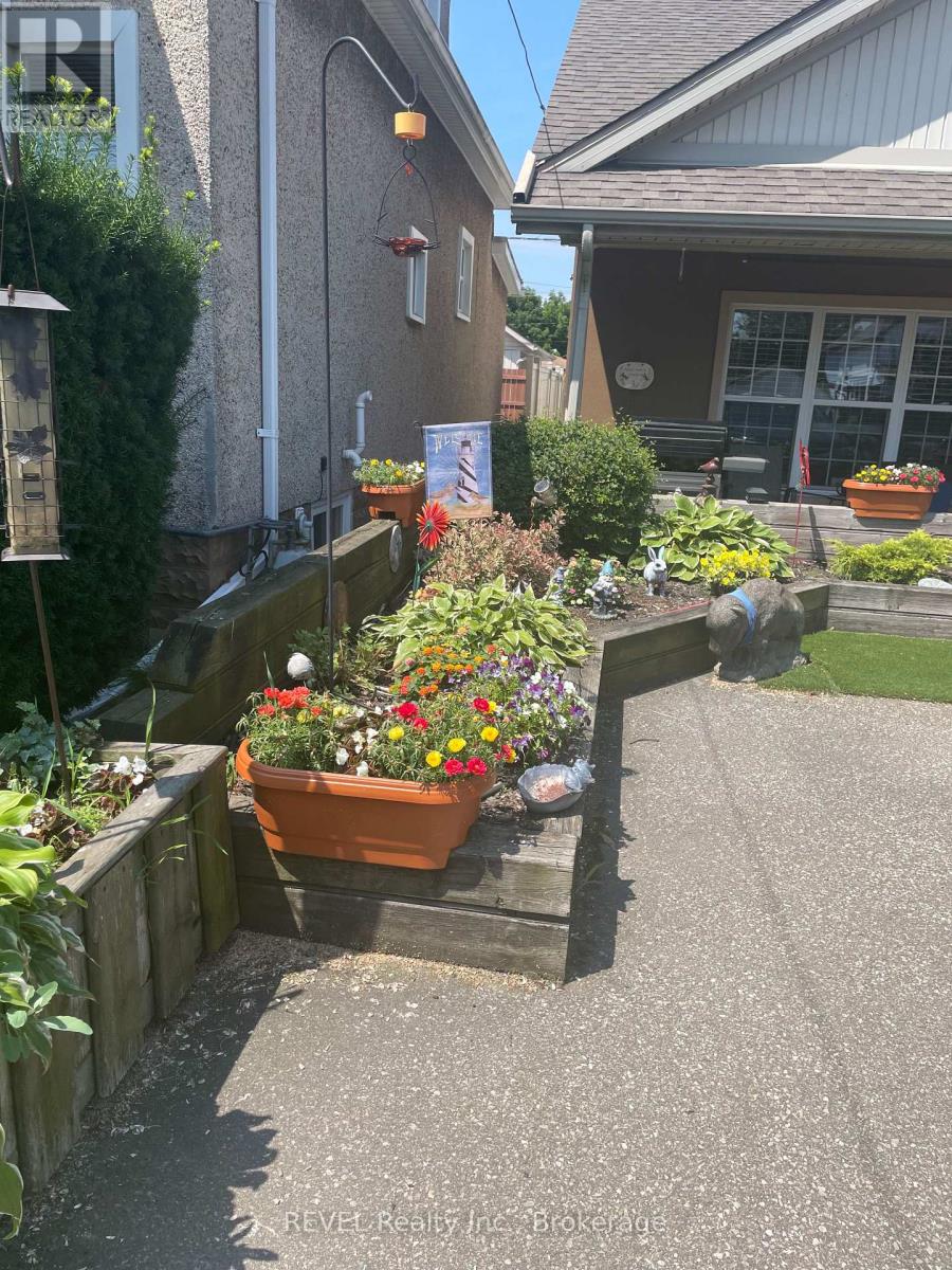 19 KNOLL STREET - 6
