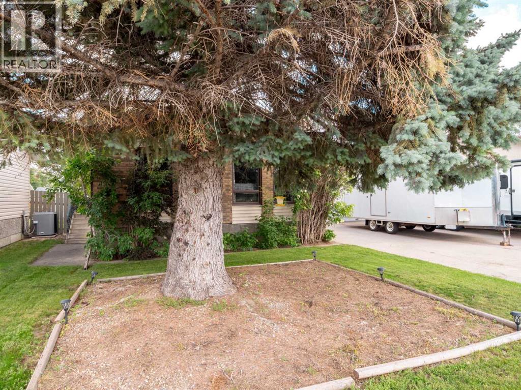 5205 40 Avenue - photo 4