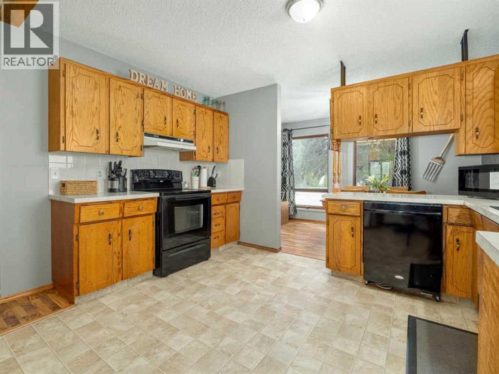 5205 40 Avenue — photo 15
