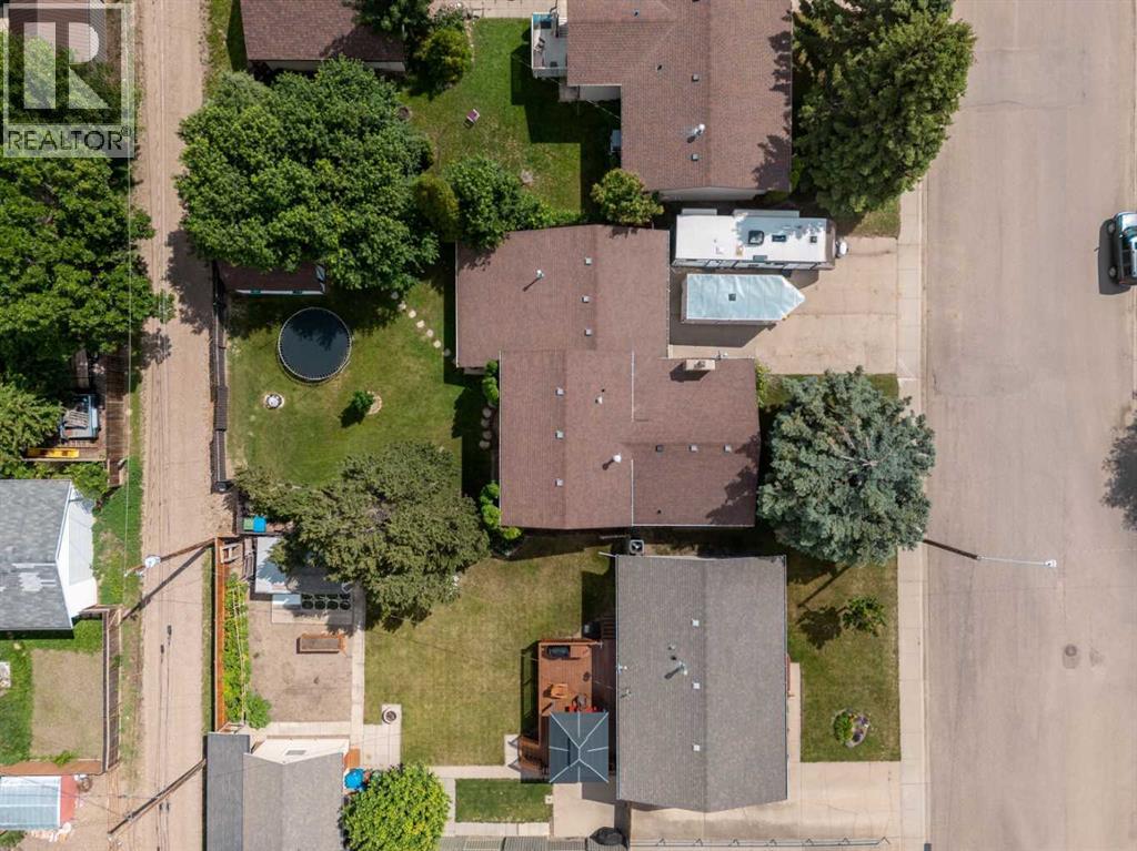 5205 40 Avenue — photo 36