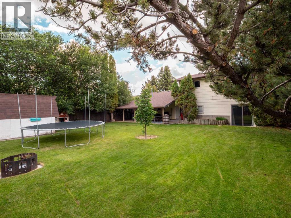 5205 40 Avenue — photo 34