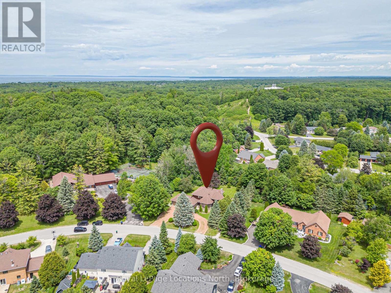44 KELLEY CRESCENT - 2